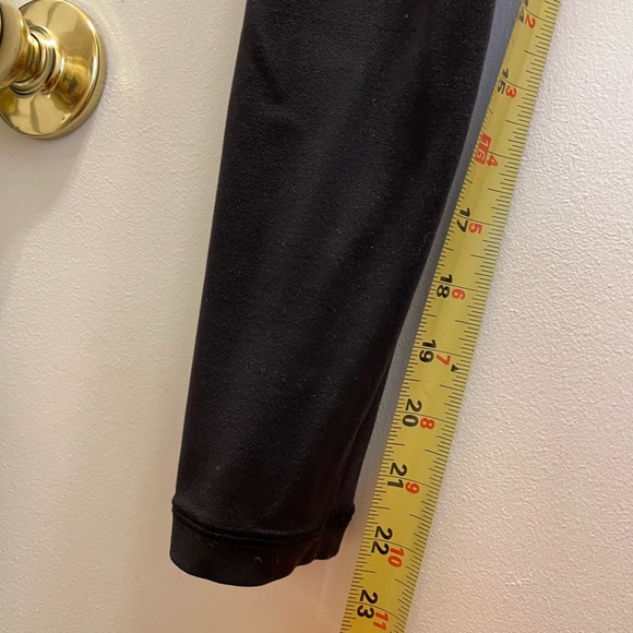 Black Extra Small Petite Athleta leggings - Picture 5 of 6